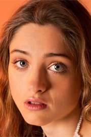 Natalia Dyer