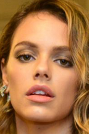 Laura Neiva