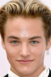 Mitchell Hoog