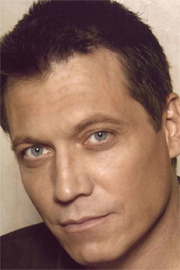 Holt McCallany